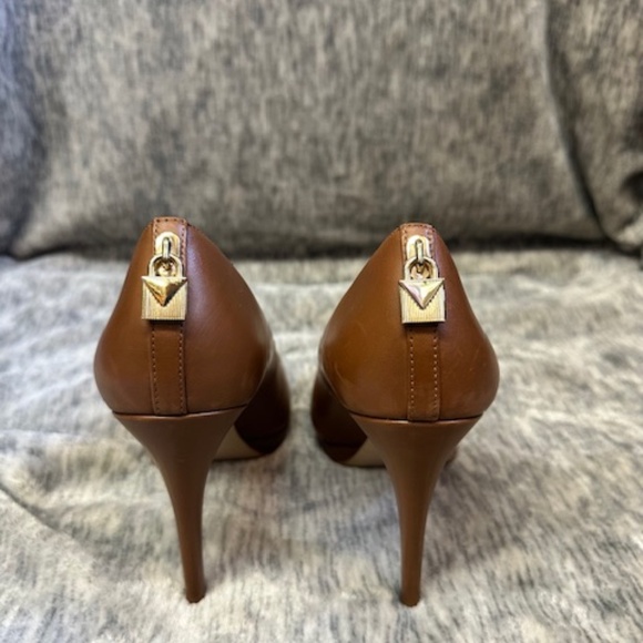 Michael Kors size 7 Chestnut Brown Heels - Picture 4 of 7
